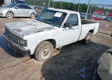 1988 Chevrolet S Truck S10 из США, поврежденный, VIN 1GCBS14E0J2250990